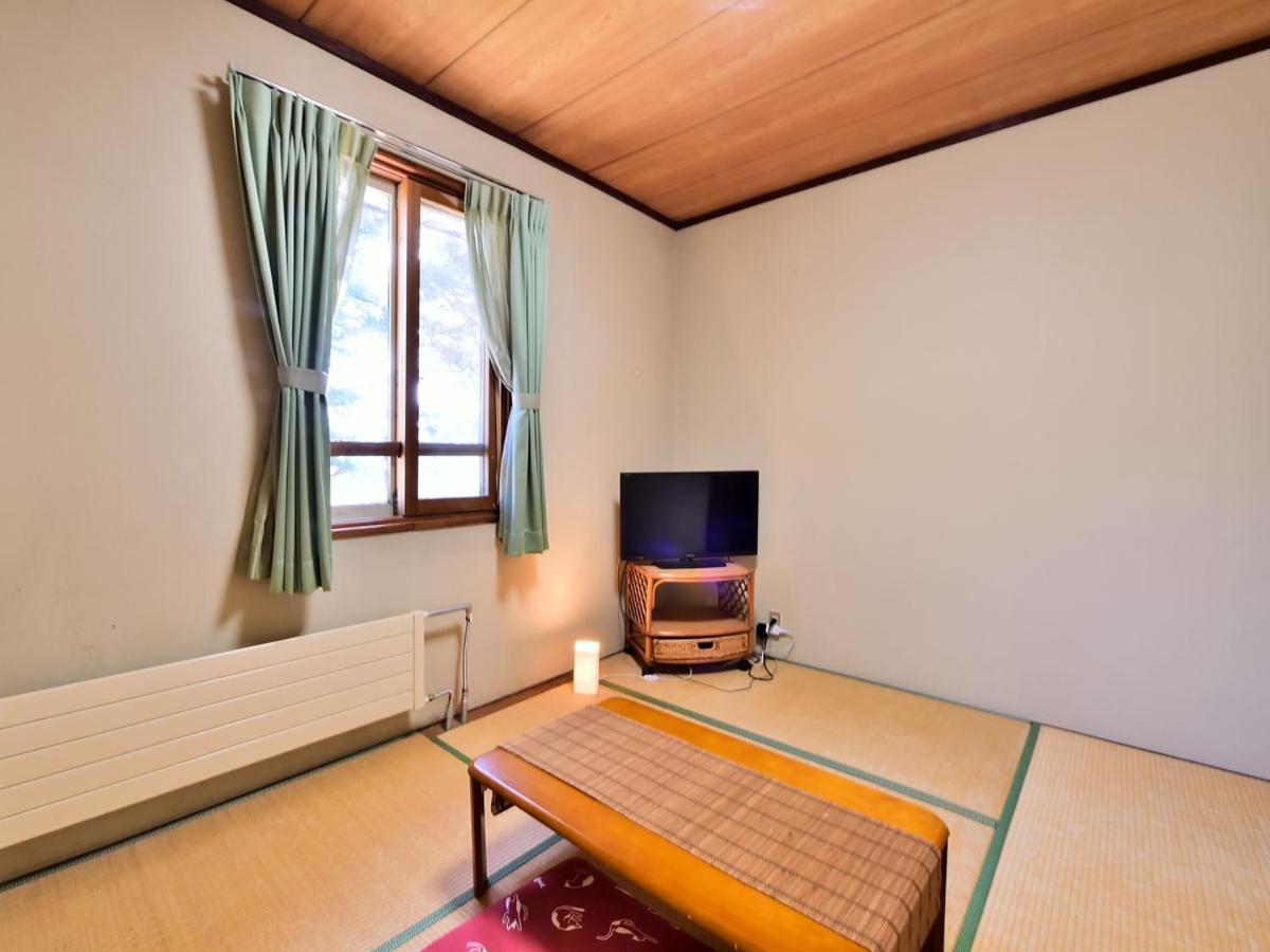 Kurumayama Kogen Guesthouse Urara Чино Екстериор снимка